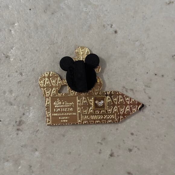 Disney Destination D23 2025 WDI MOG LE 500 Mystery Blind Box Pin Burbank Sign - Picture 2 of 2